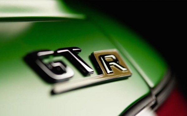 Mercedes AMG GT R Teasers 600x375 at Noisy New Teasers for Mercedes AMG GT R