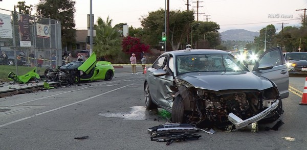 McLaren 650S Crash 1 600x294 at McLaren 650S and 570S Involved in Heavy Crashes