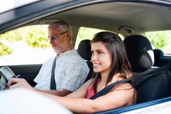 driving school 600x399 at 9 Things to Look For When Choosing A Driving School