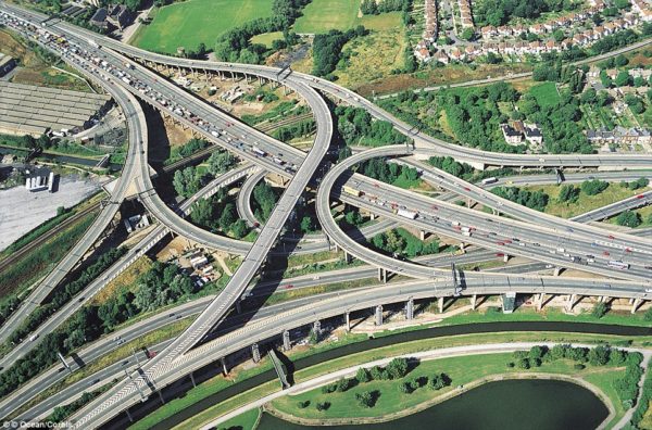 spaghetti road junction m6 600x396 at 9 Fascinating Road Junctions Across the World