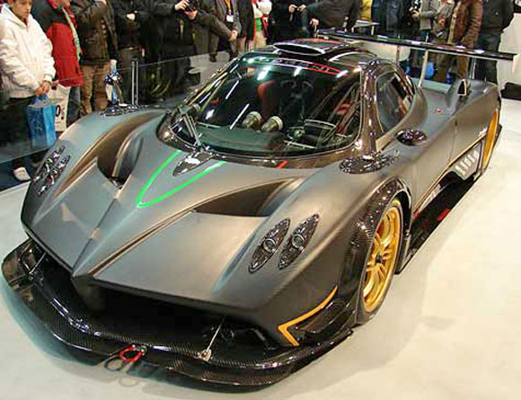 Pagani Zonda R First Pictures