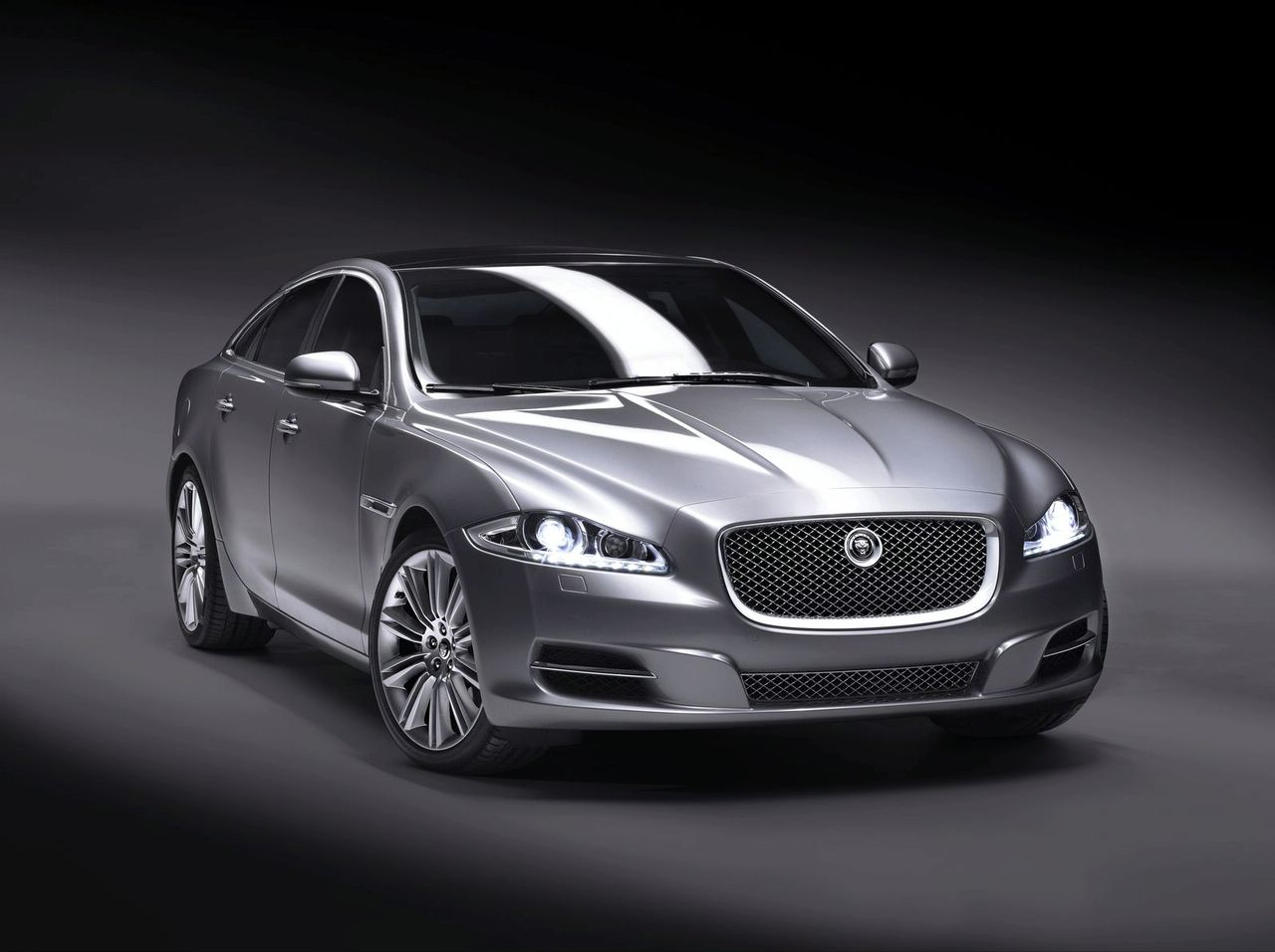4292861 at First official video of 2010 Jaguar XJ