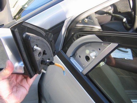 Replace a Car Side Mirror at How to Replace a Car Side Mirror