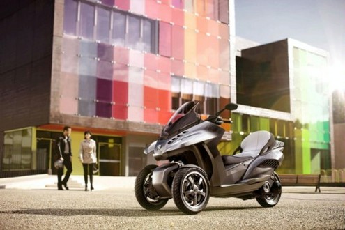 Hybrid3 at Video: Peugeot HYbrid3 Evolution Concept