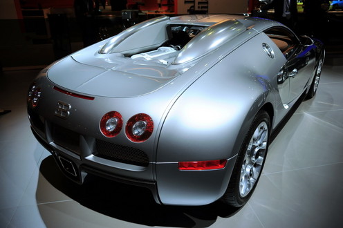 Bugatti dubai 2 at Three special edition Bugatti Veyrons unveiled in Dubai