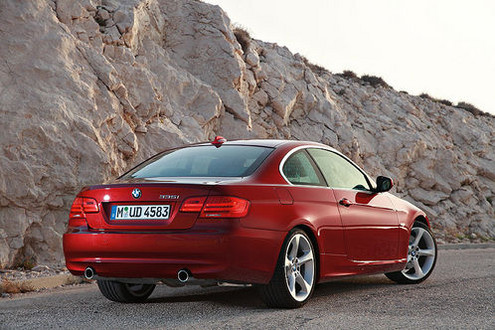 2011 BMW 3er 8 at 2011 BMW 3 Series Coupe & Convertible Revealed