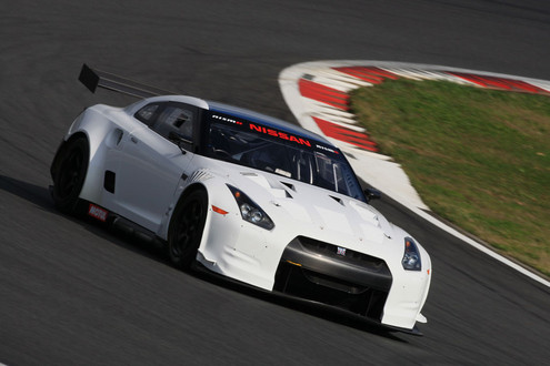 nisan gtr gt1 4 at 2010 Nissan GT R GT1 Racer