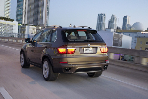 2011 x5 3 at 2011 BMW X5 Facelift Gets Twin Turbo Six As Well