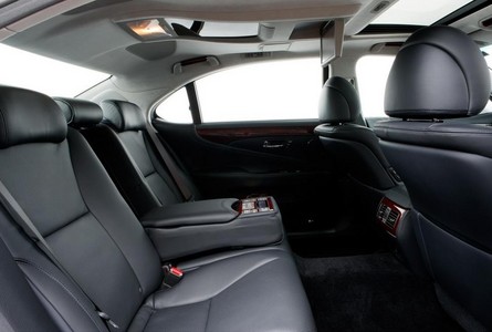 2010 Lexus LS 600h uk 6 at 2010 Lexus LS600h Gets Updated For UK