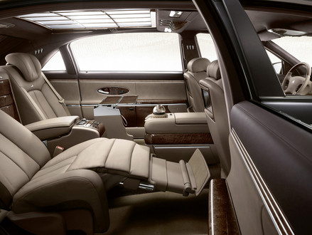 2011 maybach 11 at Update: 2011 Maybach Facelift Pictures and Video