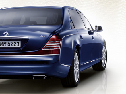 2011 maybach 4 at Update: 2011 Maybach Facelift Pictures and Video
