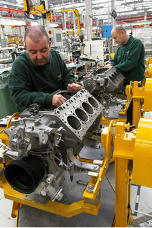 bentely v8 4 at A Deeper Look Into Bentley Mulsannes 6¾ Liter V8