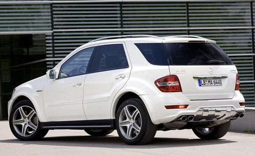 Mercedes Benz ML63 2 at Mercedes ML63 AMG Gets Styling Update
