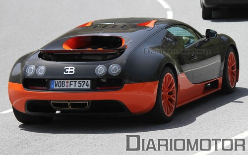 bugatti veyron super sport spain 5 at Bugatti Veyron SuperSport Scooped On the Road In Spain