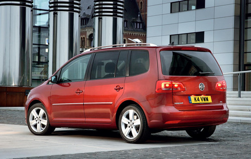 vw touran 2 at 2011 VW Touran Priced At £17,585
