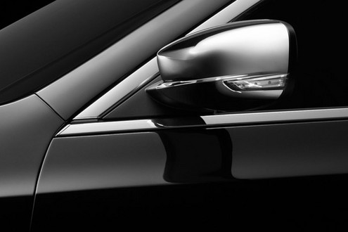 2011 chrysler 300 6 at 2011 Chrysler 300 Teaser Pictures