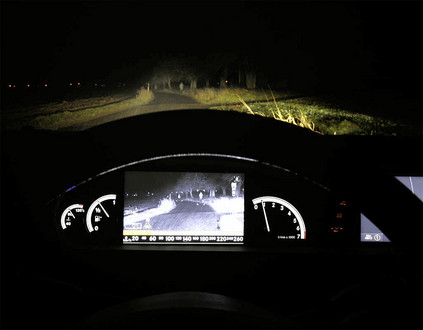 mercedes night vision 1 at Mercedes Adds Spotlight Function To Night Vision System