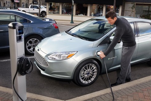 focus electric charger 1 at Best Buy To Offer Ford Focus Electric Charging Stations