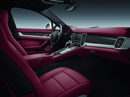 panamera middle east 2 at Porsche Panamera 4S Exclusive Middle East Edition