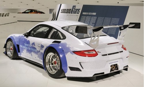 porsche 911 gt3 facebook 2 at Porsche 911 GT3 R Hybrid Facebook Edition!