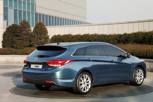 Hyundai i40 5 Hyundai i40 5 at Hyundai i40 Pictures and Details