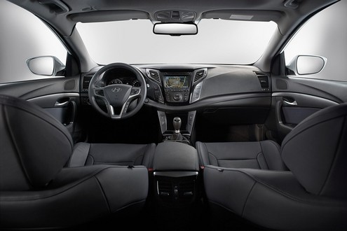 Hyundai i40 8 Hyundai i40 8 at Hyundai i40 Pictures and Details