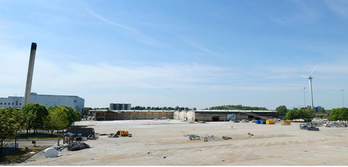 vw amarok demolishchimney 2 at Volkswagen Amarok Demolishes 140 Tonne Chimney