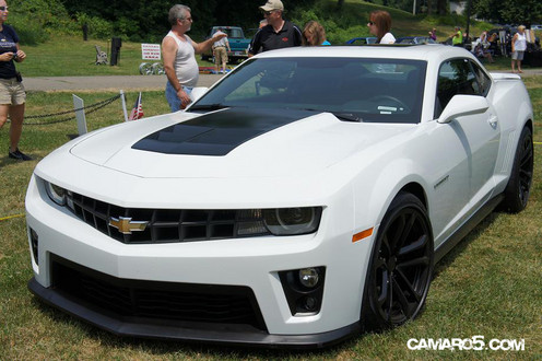 zl1 white 1 at Camaro ZL1 Looks Awesome In White [Pics]