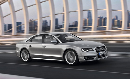Audi S8 at Video: 2012 Audi S8 Driving Footage