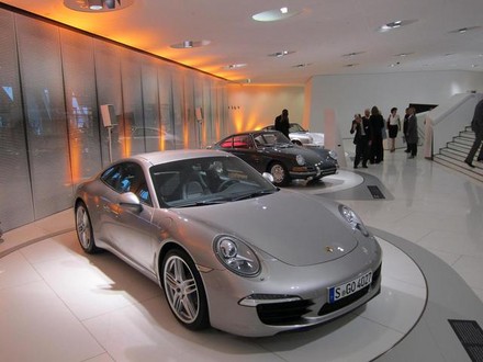 porsche 991 live 1 at 2012 Porsche 911: New Videos and Live Photos