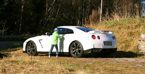 5 yr old gtr at Video: Nissan GTR and 5 Year Old Kid