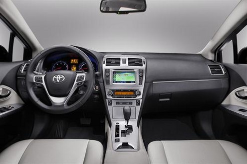 Touch and Go Plus 2 at Toyota Avensis Gets Touch and Go Plus