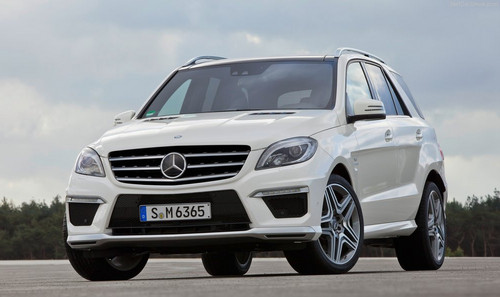 ml63 at 2012 Mercedes ML63 AMG Driving Footage
