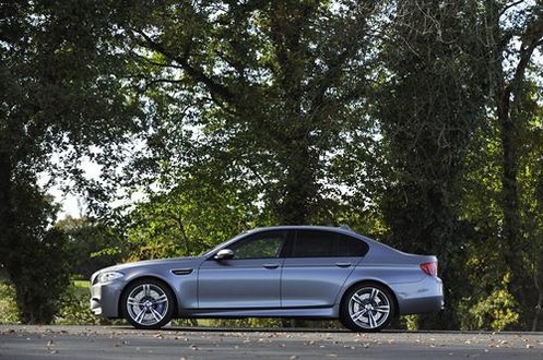 new BMW M5 5 at 2012 BMW M5   UK Specs