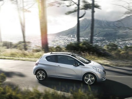 Peugeot 208 UK 1 at Peugeot 208 UK Specs