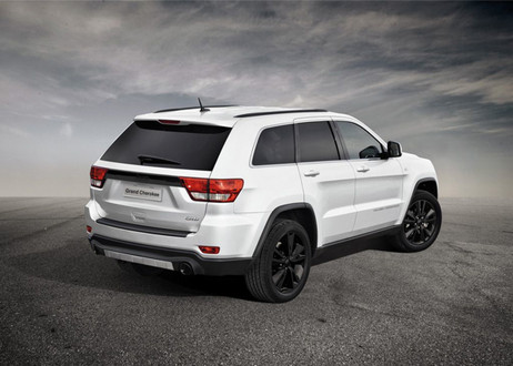Jeep Grand Cherokee Sports Concept 2 at Jeep Grand Cherokee Sports Concept Debuts In Geneva