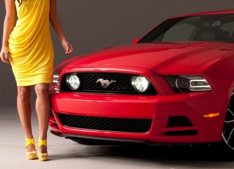 mustang faceless model 3 at Splendid: Faceless Model Promotes 2013 Ford Mustang