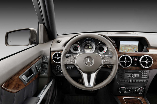 Mercedes GLK facelift 9 at 2013 Mercedes GLK Facelift Revealed