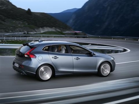 Volvo V40 geneva 3 at Geneva 2012: Volvo V40