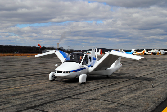 TransitionUnfoldPlanesLWM at Terrafugia Flying Car Debuts at New York Auto Show