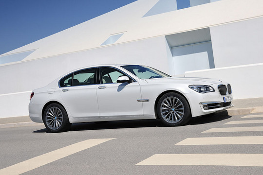 BMW 7 Series Facelift 2 at 2013 BMW 7 Series Facelift Unveiled