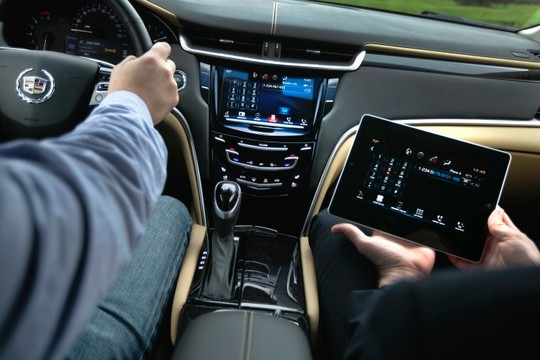 Cadillac XTS iPad at 2013 Cadillac XTS Comes With Free iPad