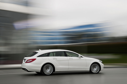 Mercedes CLS Shooting Brake 4 at Official: Mercedes CLS Shooting Brake