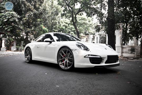 991 Carrera S with Modulare 1 at Porsche 991 Carrera S with Modulare Wheels