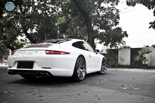 991 Carrera S with Modulare 3 at Porsche 991 Carrera S with Modulare Wheels