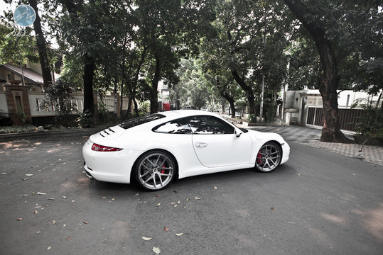 991 Carrera S with Modulare 5 at Porsche 991 Carrera S with Modulare Wheels