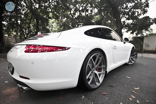 991 Carrera S with Modulare 6 at Porsche 991 Carrera S with Modulare Wheels