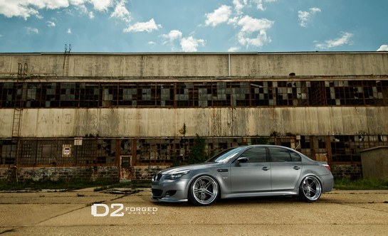 BMW M5 D2 3 at BMW M5 E60 with D2Forged Wheels