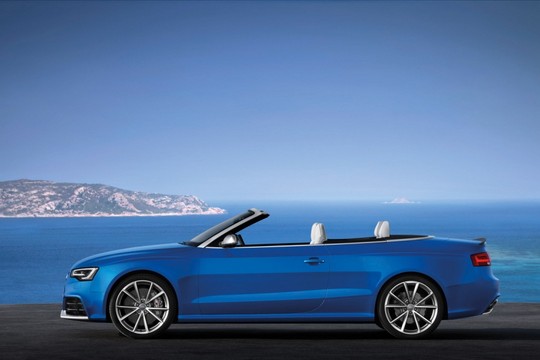 Audi RS 5 Cabriolet 5 at Official: 2013 Audi RS5 Cabriolet