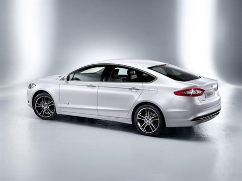Ford Mondeo 2 at Official: 2013 Ford Mondeo 